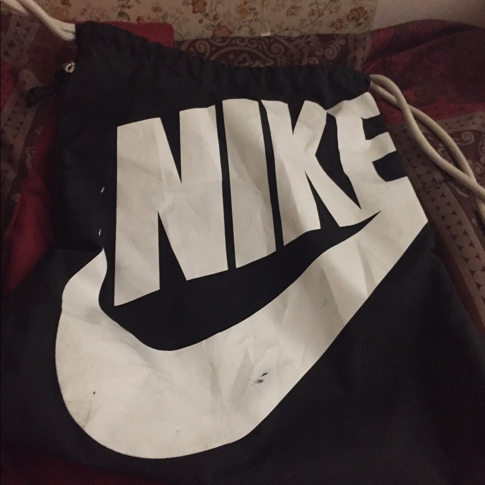 Nike drawstring bag